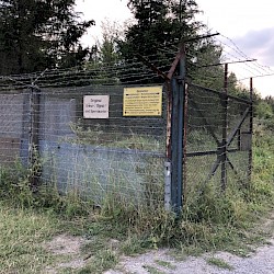 Signalzaun mit Hundelaufanlage Signalzaun mit Hundelaufanlage